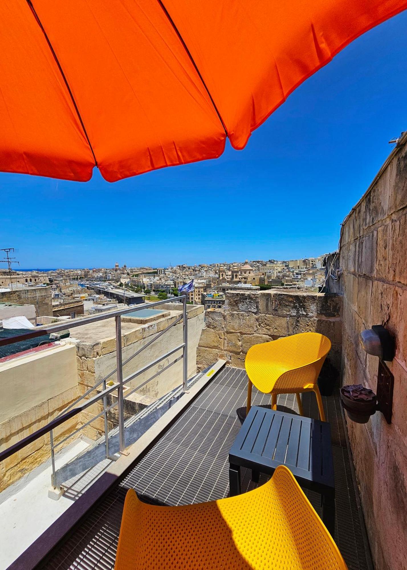 Dar Garigor Apartment Cospicua Bagian luar foto