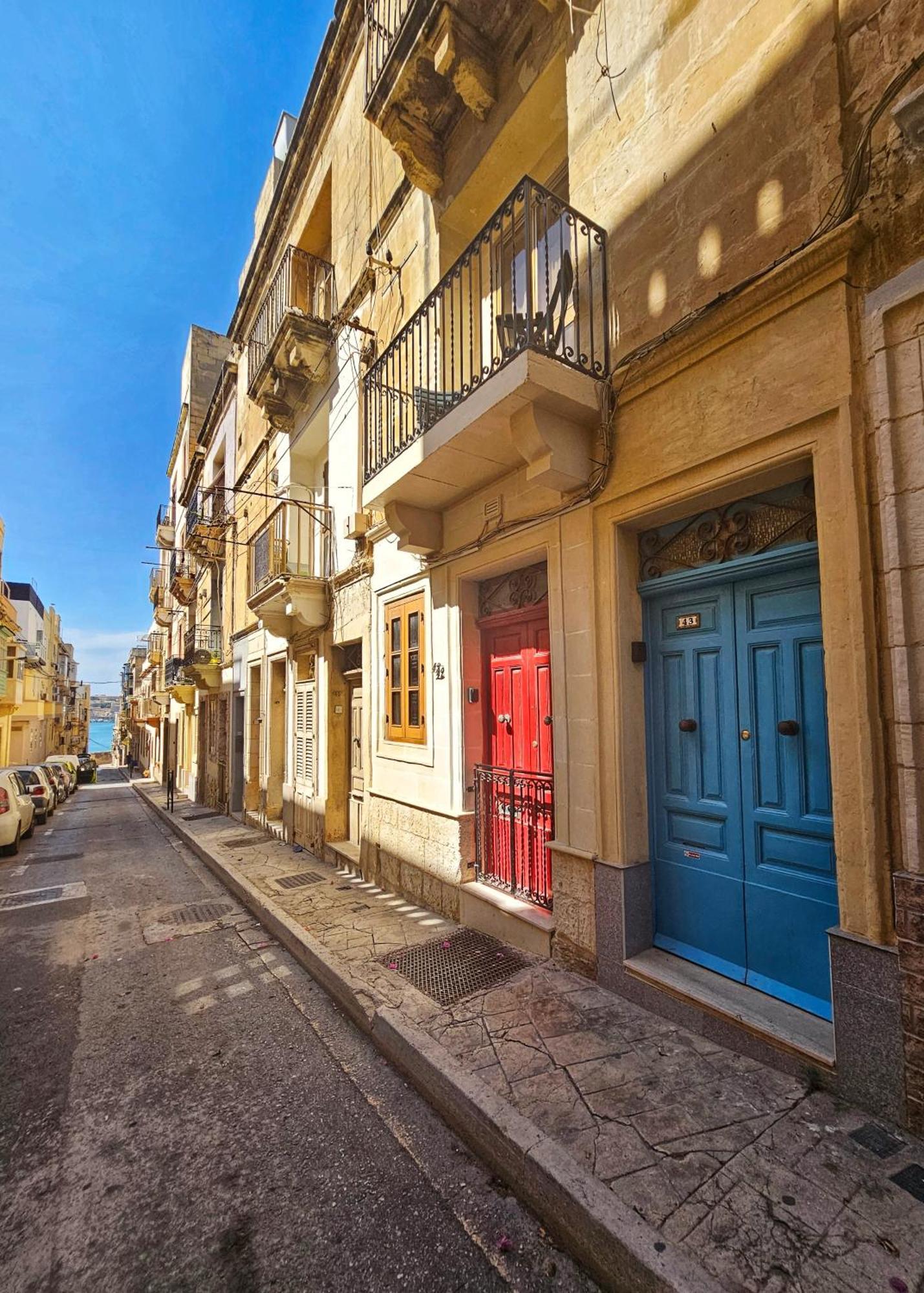 Dar Garigor Apartment Cospicua Bagian luar foto