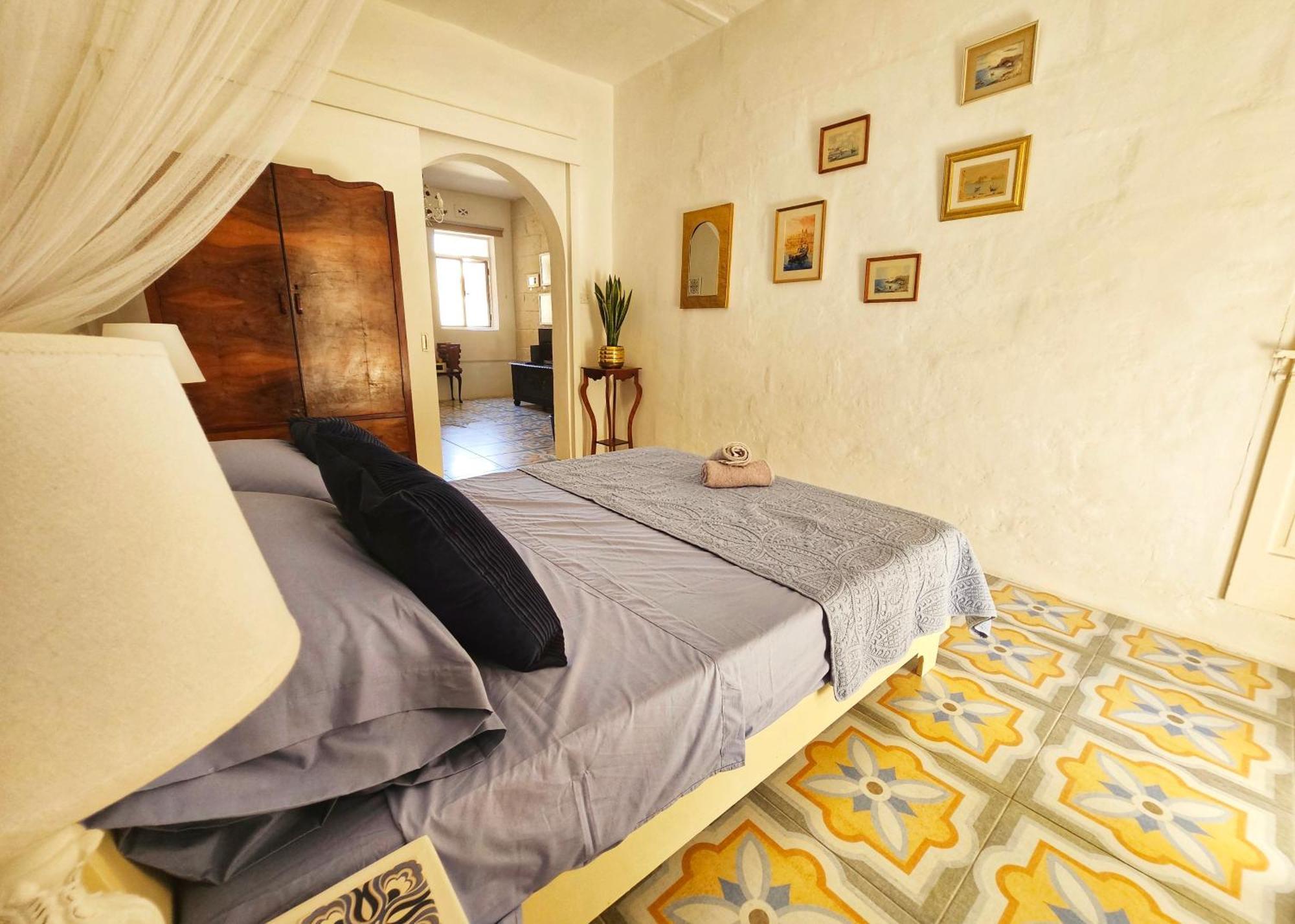 Dar Garigor Apartment Cospicua Bagian luar foto